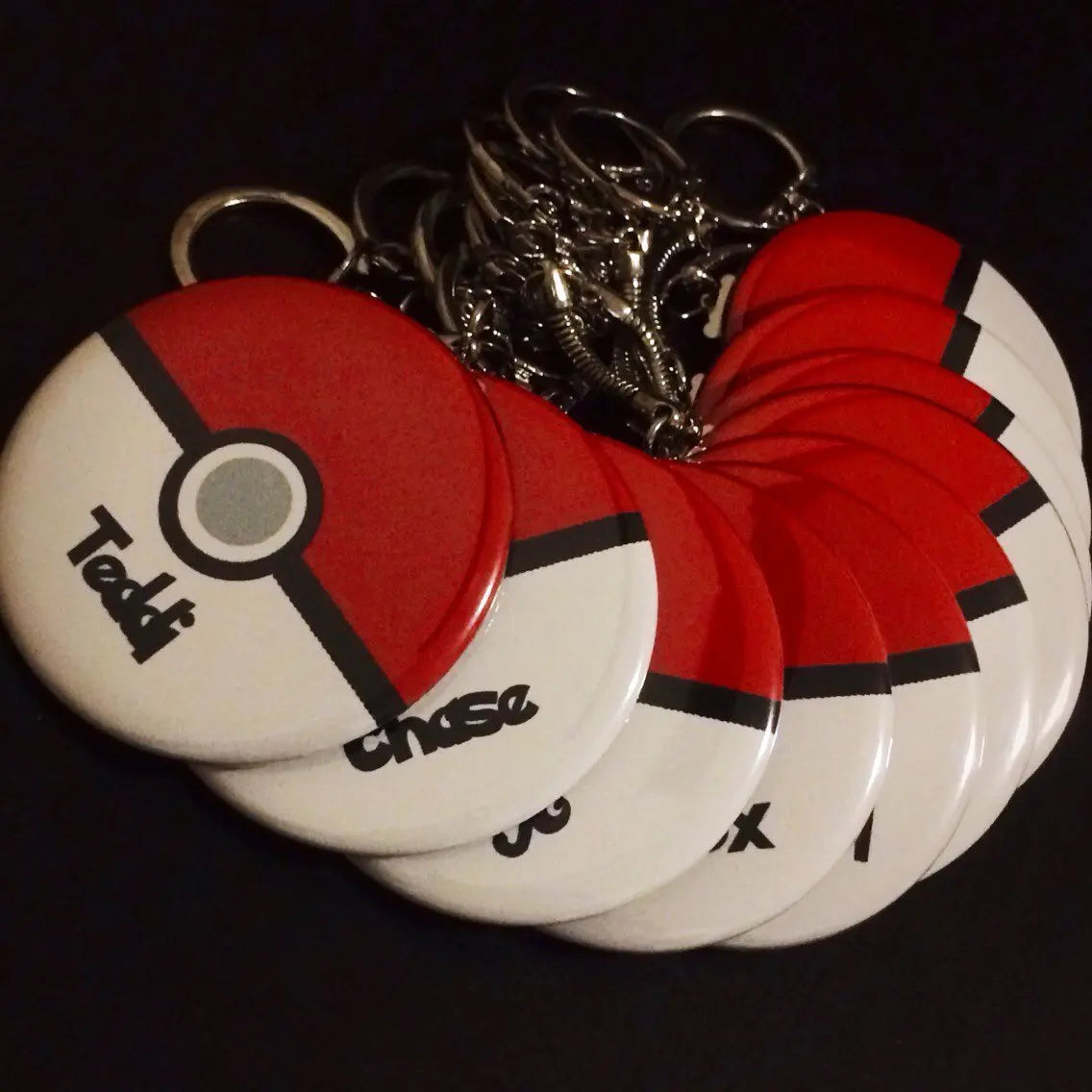 Pokemon Generic Favours Button - Pokemon Party - Pokeball Button Pins, Keychains or Magnets 10 pieces